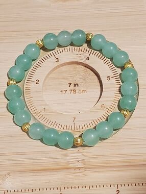 Elegant Mint Green Beaded Stretch Bracelet - Gold Accents